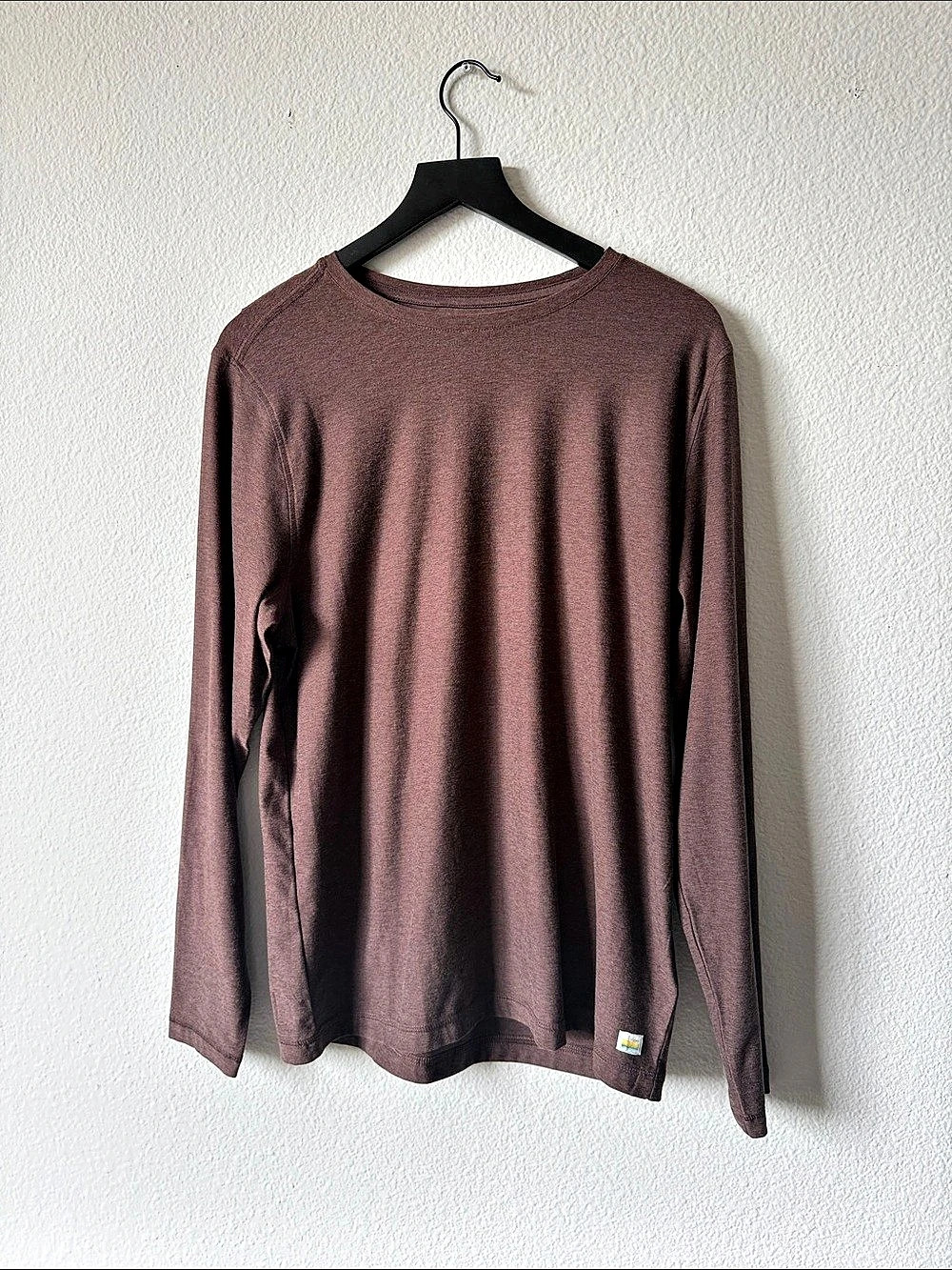 Vuori Long-Sleeve Strato Tech Tee Brown Medium